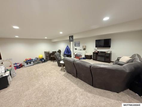 2716 Morning Star Court Mason City IA 50401