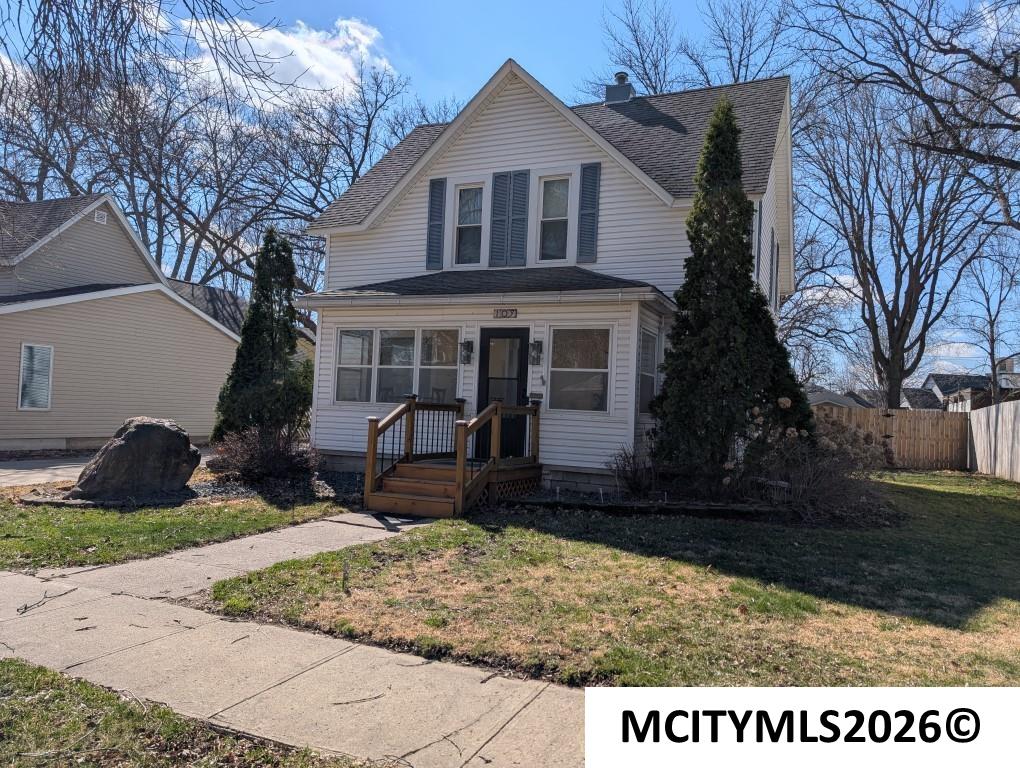 109 S 9th Street Clear Lake IA 50428