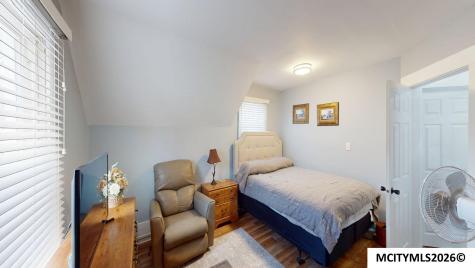 109 S 9th Street Clear Lake IA 50428