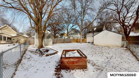 109 S 9th Street Clear Lake IA 50428