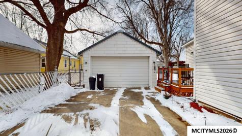 109 S 9th Street Clear Lake IA 50428