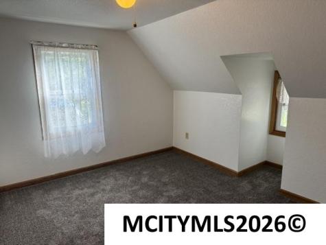 1715 S Coolidge Mason City IA 50401