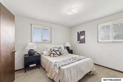 3310 S Delaware Mason City IA 50401