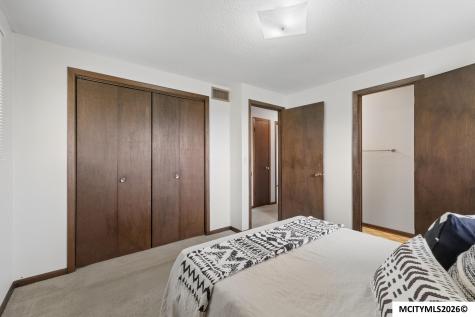 3310 S Delaware Mason City IA 50401