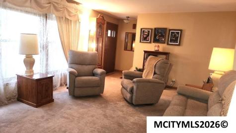 15 Lakeview Drive Mason City IA 50401