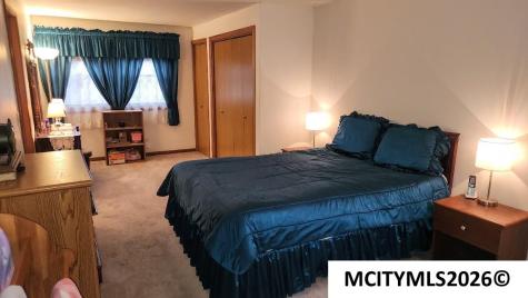 15 Lakeview Drive Mason City IA 50401