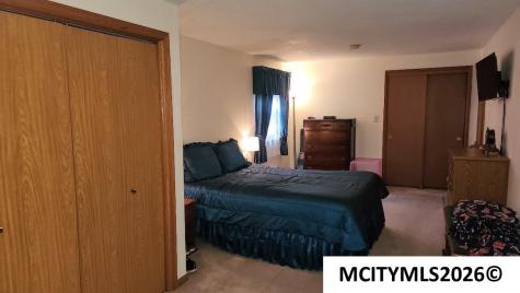 15 Lakeview Drive Mason City IA 50401