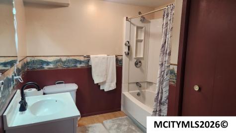 15 Lakeview Drive Mason City IA 50401