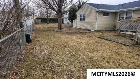 15 Lakeview Drive Mason City IA 50401