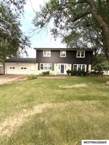 1044 Glendale Park Drive Hampton IA 50441