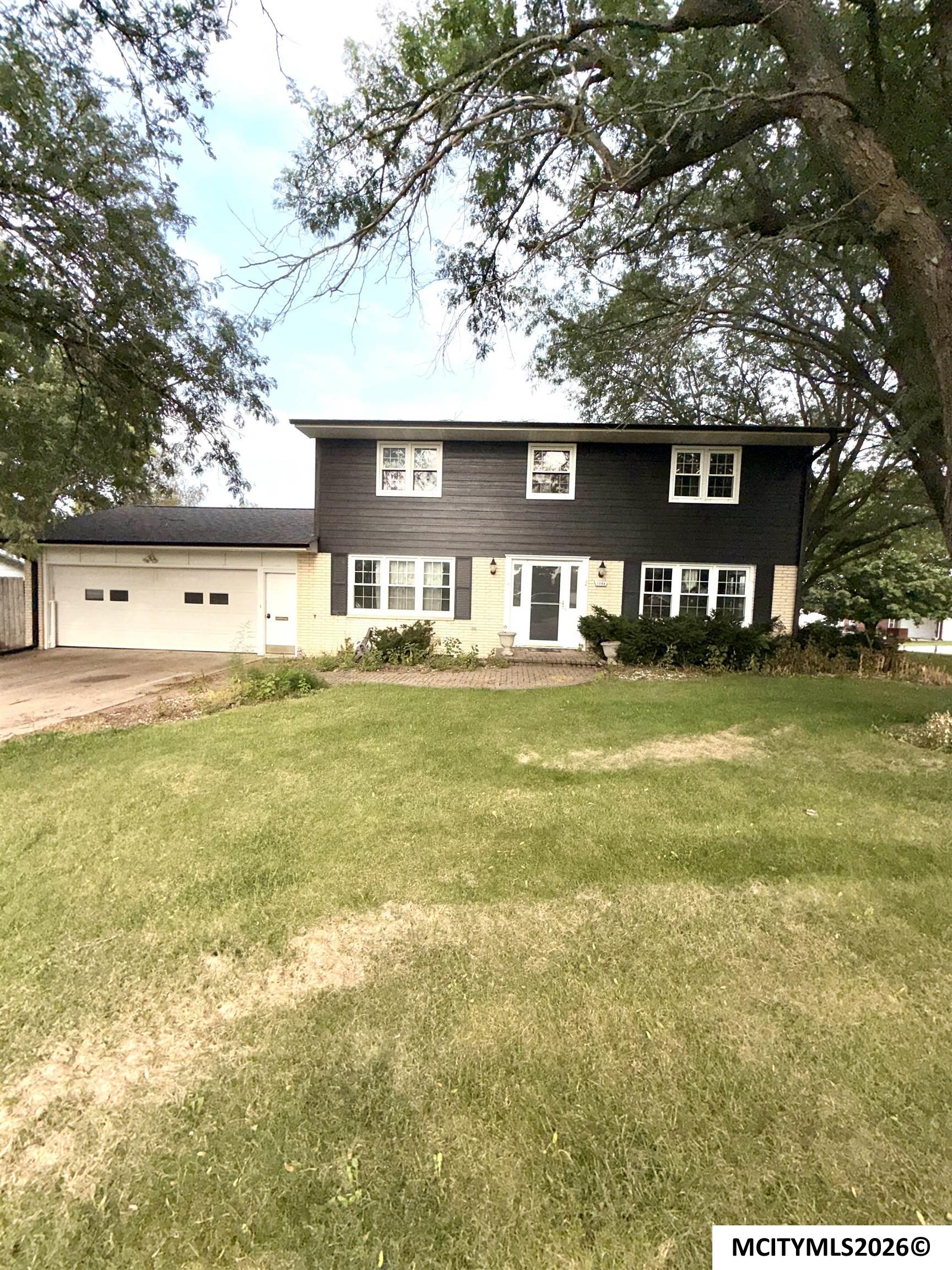 1044 Glendale Park Drive Hampton IA 50441