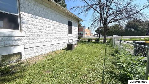 1102 S Federal Avenue Mason City IA 50401