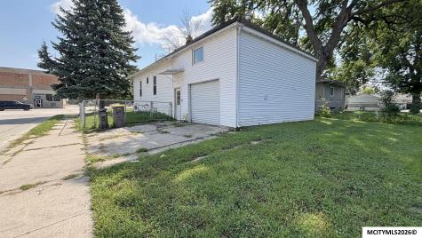 1102 S Federal Avenue Mason City IA 50401