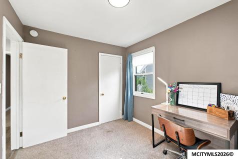 923 N Tyler Mason City IA 50401