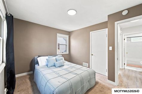 923 N Tyler Mason City IA 50401