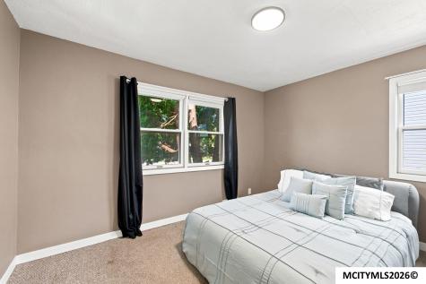 923 N Tyler Mason City IA 50401