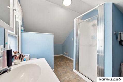 923 N Tyler Mason City IA 50401