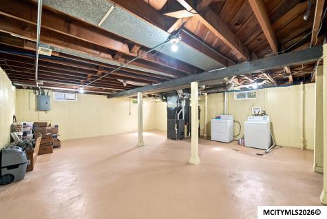 923 N Tyler Mason City IA 50401