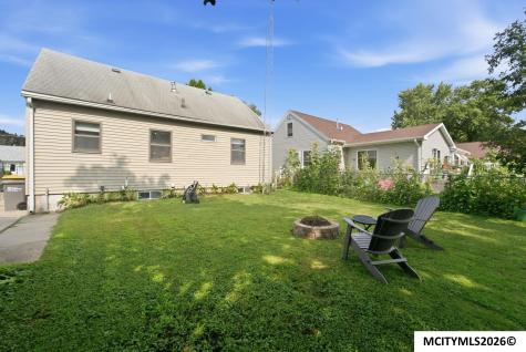 923 N Tyler Mason City IA 50401