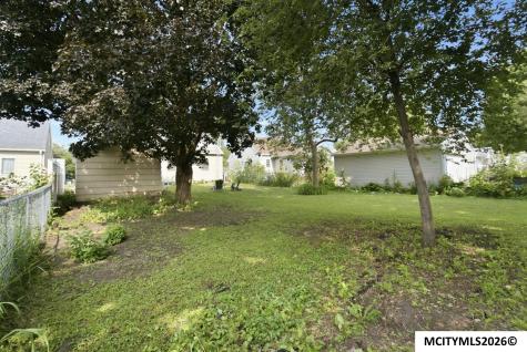923 N Tyler Mason City IA 50401