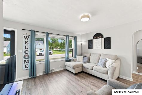 923 N Tyler Mason City IA 50401