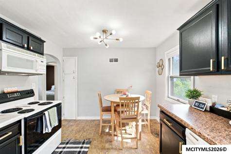 923 N Tyler Mason City IA 50401
