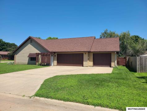 521 24th Place SW Mason City IA 50401