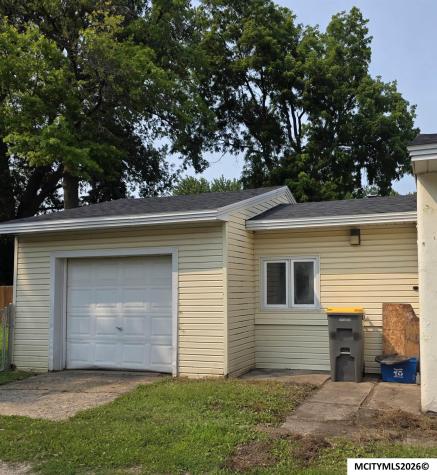 512 S Polk Place Mason City IA 50401
