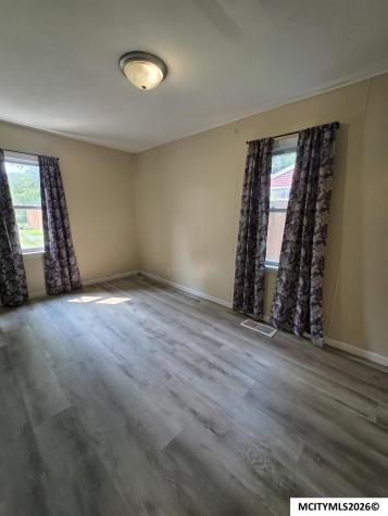 512 S Polk Place Mason City IA 50401
