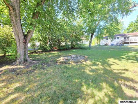 3 Mississippi Circle Mason City IA 50401