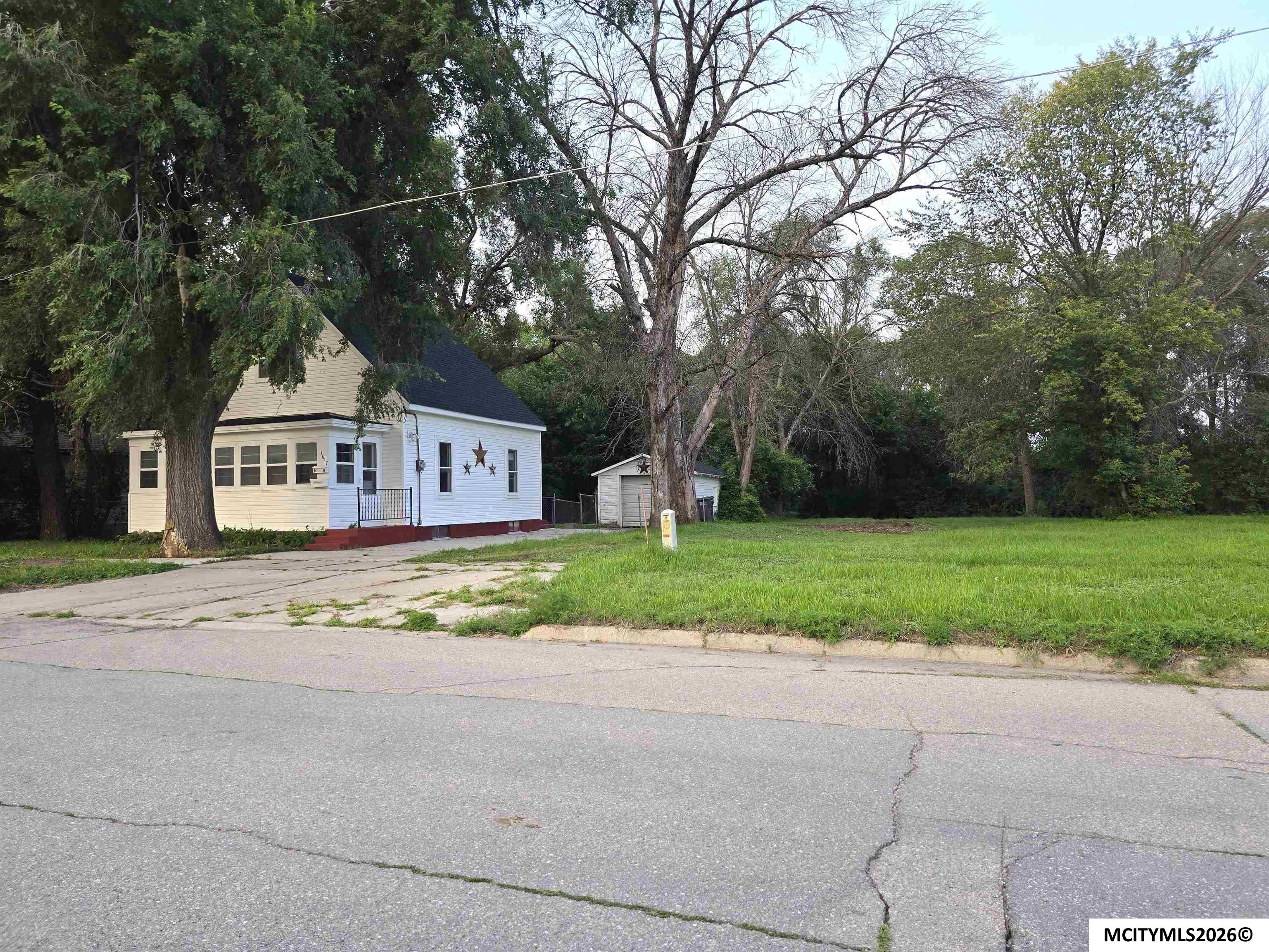 1617 N Pennsylvania Mason City IA 50401