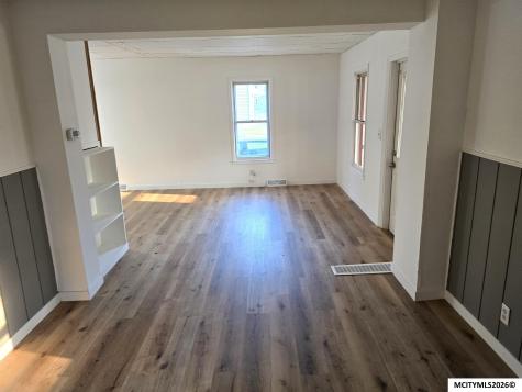 1617 N Pennsylvania Mason City IA 50401