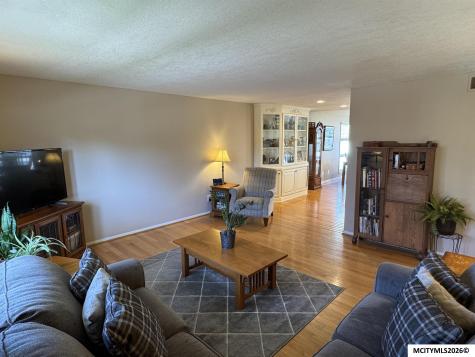 404 22nd SE Mason City IA 50401