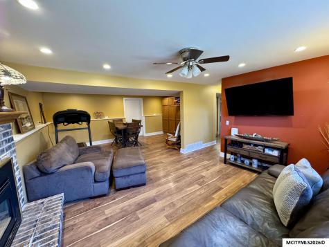 404 22nd SE Mason City IA 50401