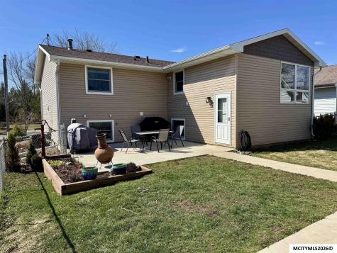 404 22nd SE Mason City IA 50401