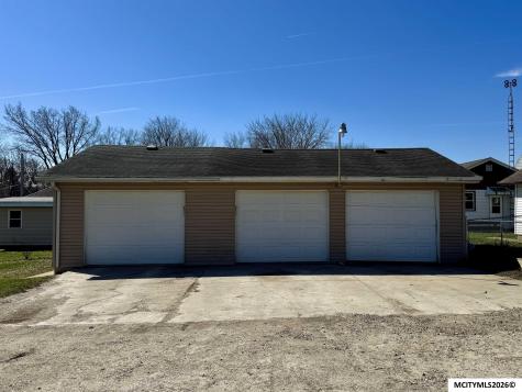 404 22nd SE Mason City IA 50401