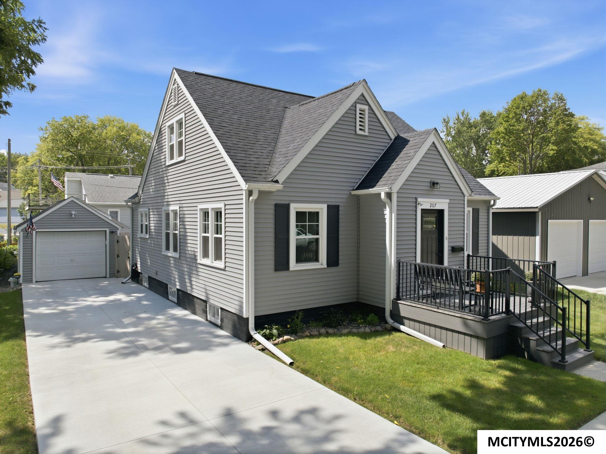 207 N 7th Street Clear Lake IA 50428