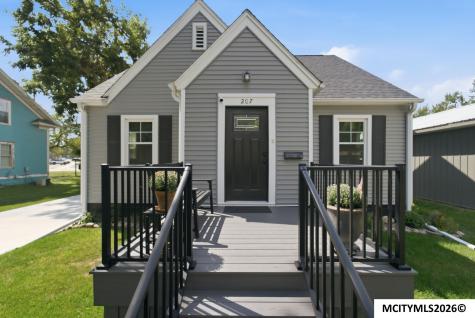 207 N 7th Street Clear Lake IA 50428