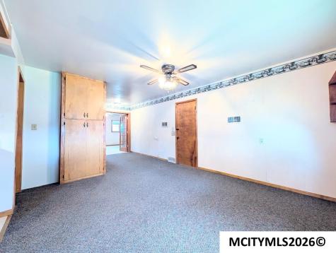 516 10th NW Mason City IA 50401