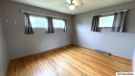 215 15th NW Mason City IA 50401
