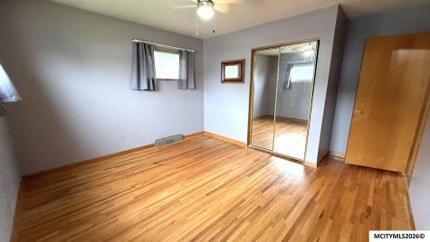 215 15th NW Mason City IA 50401