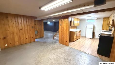 215 15th NW Mason City IA 50401
