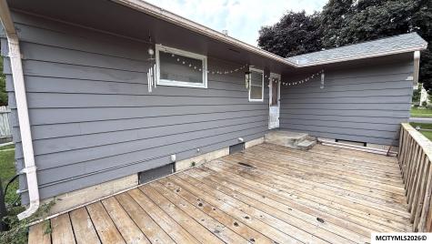 215 15th NW Mason City IA 50401