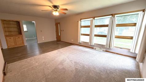 215 15th NW Mason City IA 50401