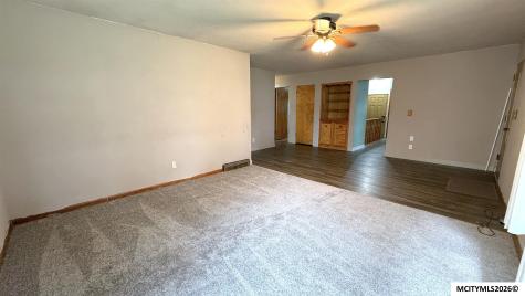 215 15th NW Mason City IA 50401