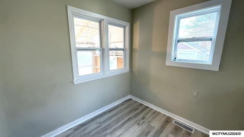 118 25th SW Mason City IA 50401