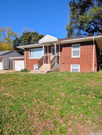 1006 12th NE Mason City IA 50401