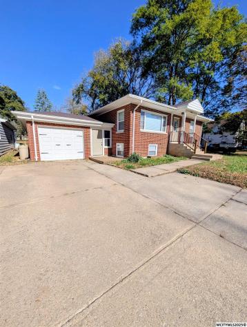 1006 12th NE Mason City IA 50401