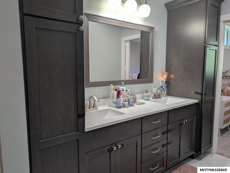 532 River Bend Court Mason City IA 50401
