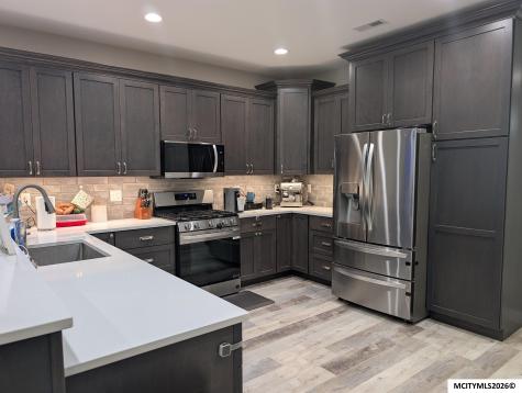 532 River Bend Court Mason City IA 50401